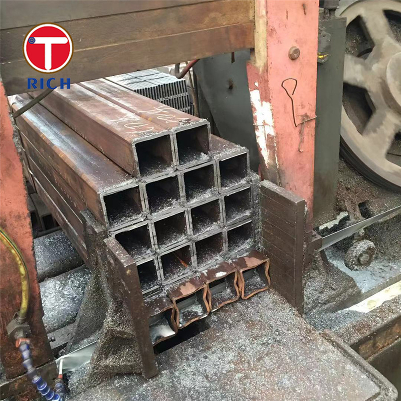 ASTM A500 Grade A Galvanized Steel Pipe Welded Black Square Hollow Pipe Untuk konstruksi